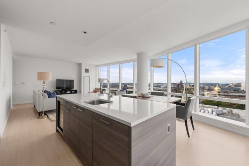 2404-1 Franklin St, Boston, MA, 02110 | Card Image