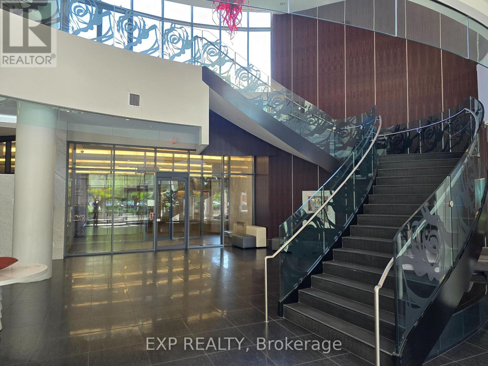 Residential Lease in Toronto (Willowdale West) 3