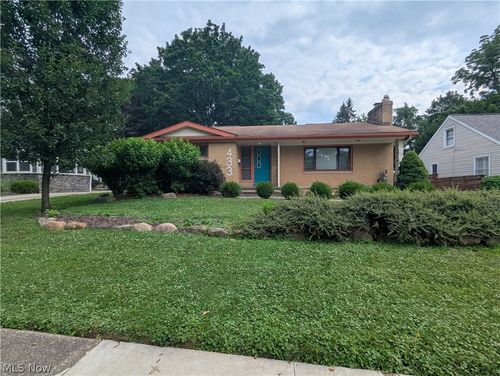 433 Pioneer St, Kent, OH, 44240-2235 | Card Image