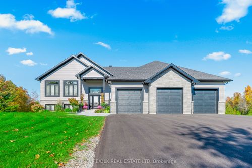 138 Bristow Dr, Smiths Falls, ON, K7A5B8 | Card Image