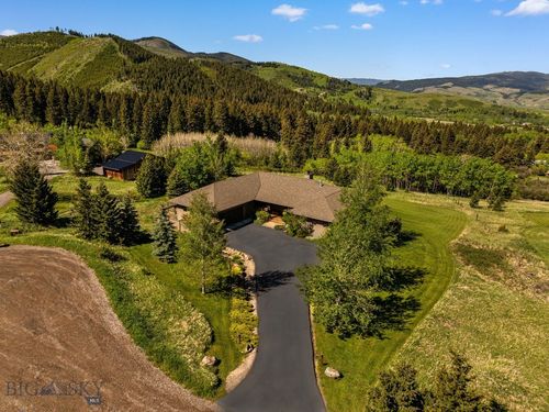 303 S Big Elk Meadow Rd, Gallatin Gateway, MT, 59730-9637 | Card Image