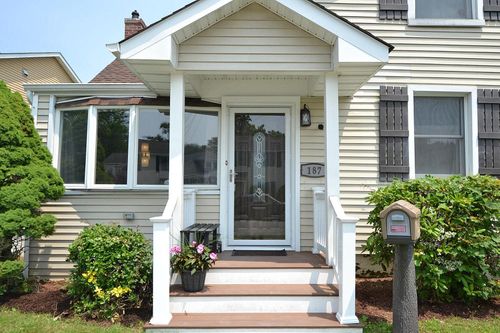 187 Smith Ave, Islip, NY, 11751-4317 | Card Image