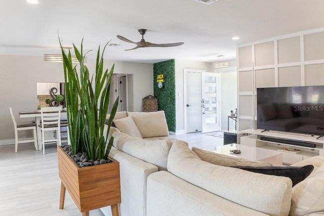 600 Eleuthera Dr, House other with 4 bedrooms, 2 bathrooms and null parking in PUNTA GORDA FL | Image 4