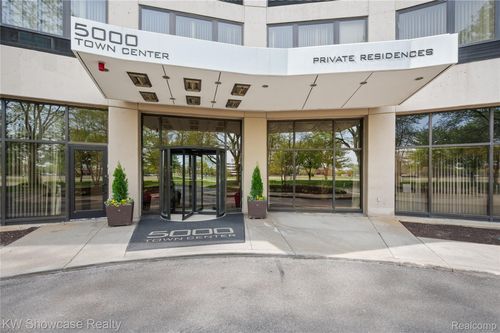 703-5000 Town Ctr, Southfield, MI, 48075-1113 | Card Image