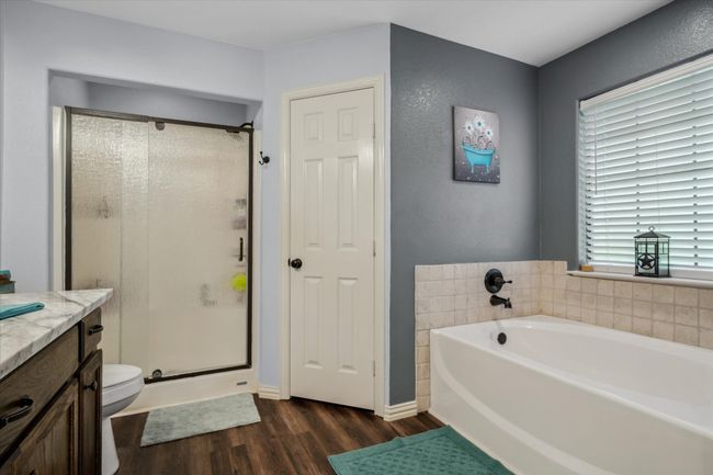 Soaker tub! | Image 21