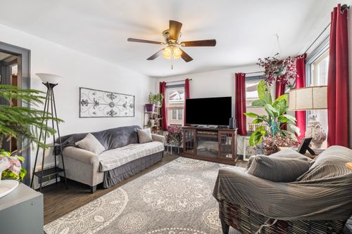 513 Sugar Creek Rd, Delavan, WI, 53115-1321 | Card Image