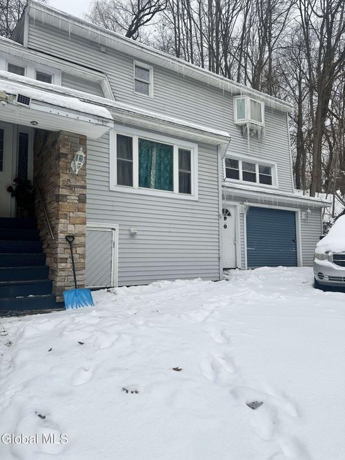 40 Northampton Rd, Amsterdam, NY, 12010-2442 | Card Image