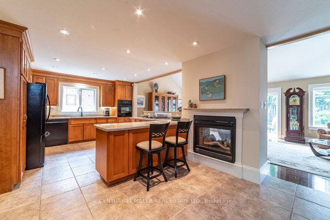 46 Giffin Rd, House other with 2 bedrooms, 3 bathrooms and 4 parking in Dundas ON | Image 5