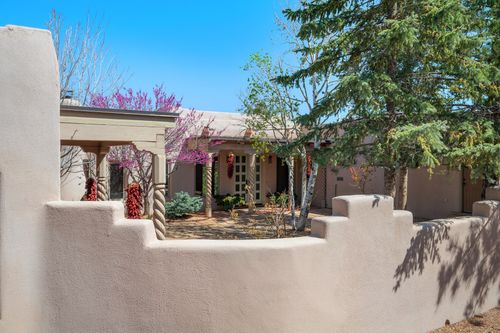 5 Estrella De La Manana, Santa Fe, NM, 87508-9101 | Card Image