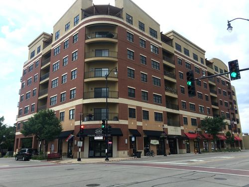 p-11-4953 Oakton St, Skokie, IL, 60077-2904 | Card Image