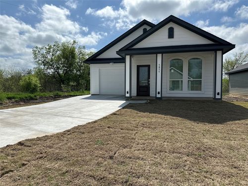 1011 S Preston St, Ennis, TX, 75119-6409 | Card Image