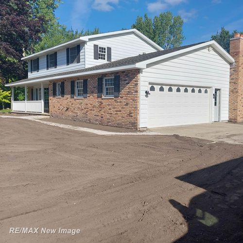 11890 Swan Creek Rd, Saginaw, MI, 48609-9126 | Card Image