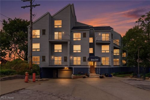 112-1900 Grove Ct, Cleveland, OH, 44113-3566 | Card Image