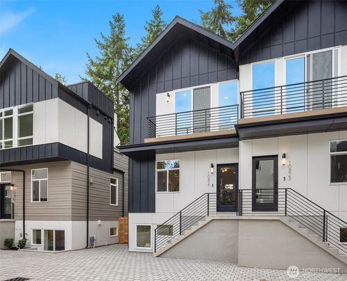 10815 11th Ave Ne, Seattle, WA, 98125-6401 | Card Image