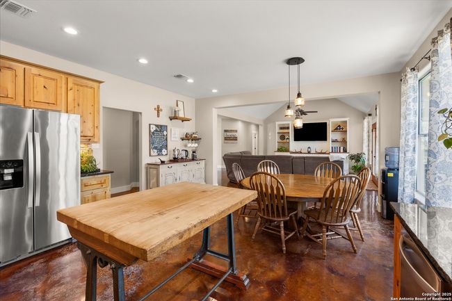122 Twisting Oak Ct, House other with 4 bedrooms, 3 bathrooms and null parking in Pipe Creek TX | Image 19