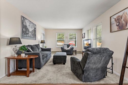 111-45702 Watson Rd, Chilliwack, BC, V2R3E6 | Card Image