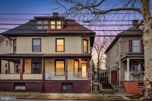 614 Broadway, HANOVER, PA, 17331-2009 | Card Image