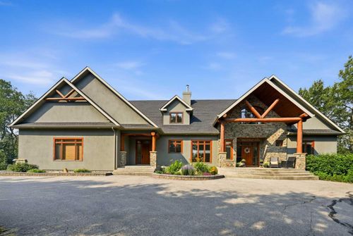 31250 Woodland Way, Calgary, AB, T3R1G5 | Card Image