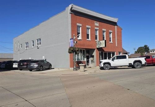 919 6th Ave, De Witt, IA, 52742-1330 | Card Image