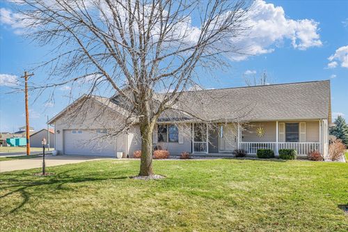 106 Country View Ct, Gifford, IL, 61847-9768 | Card Image