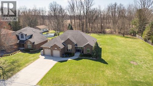 2105 Suzanne St, Lasalle, ON, N9H2K3 | Card Image