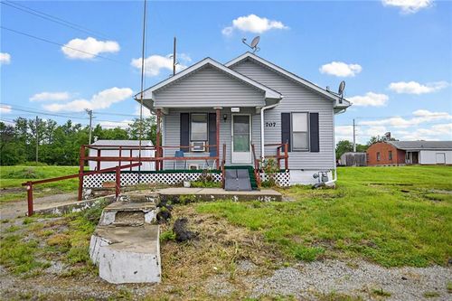 707 Highland Ave, Trenton, MO, 64683-2652 | Card Image