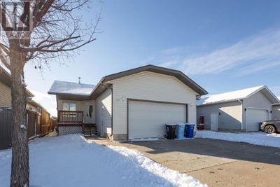 117 Sandulac St, House other with 5 bedrooms, 3 bathrooms and 4 parking in Fort Mcmurray AB | Image 1