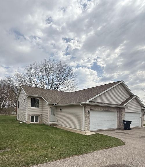 922-932 Waters Edge Court, Marshall, WI, 53559 | Card Image