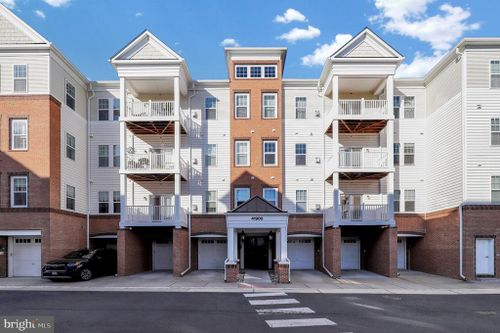 400-41900 Metamorphic Square, Aldie, VA, 20105 | Card Image