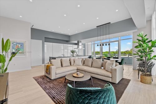 unit-312-4701 N Meridian Ave, Miami Beach, FL, 33140-2956 | Card Image