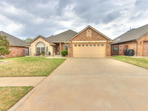 2713 Se 8th St, Moore, OK, 73160-6748 | Card Image