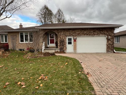 80 Queen St, Tavistock, ON, N0B2R0 | Card Image