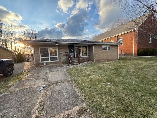 333 Woodlawn Rd, Steubenville, OH, 43952-1405 | Card Image