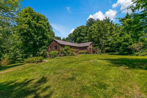 538 Croton Heights Rd, Yorktown Heights, NY, 10598-5927 | Card Image