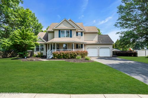 6 Cross Farms Ct, Jackson, NJ, 08527-1200 | Card Image