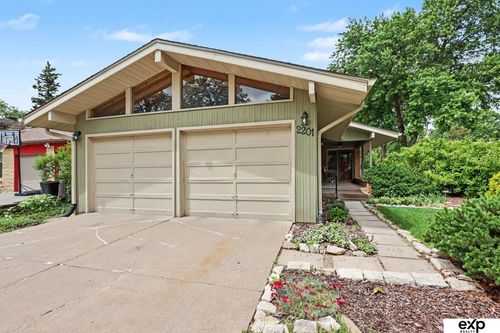 2201 S 50th Street, Lincoln, NE, 68506 | Card Image