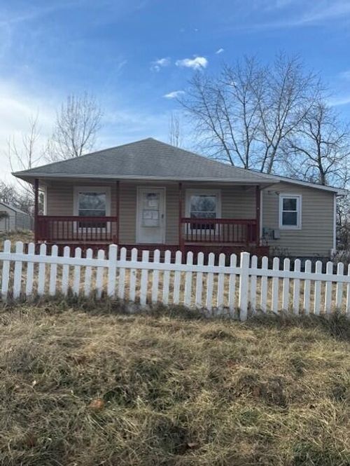 215 Warren St, Richland, MO, 65556-7805 | Card Image