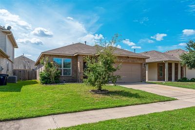 5507 Misted Jasmine Court, House other with 3 bedrooms, 2 bathrooms and null parking in Katy TX | Image 2