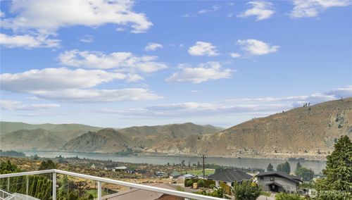 585 Entiat Pl, Orondo, WA, 98843-9655 | Card Image