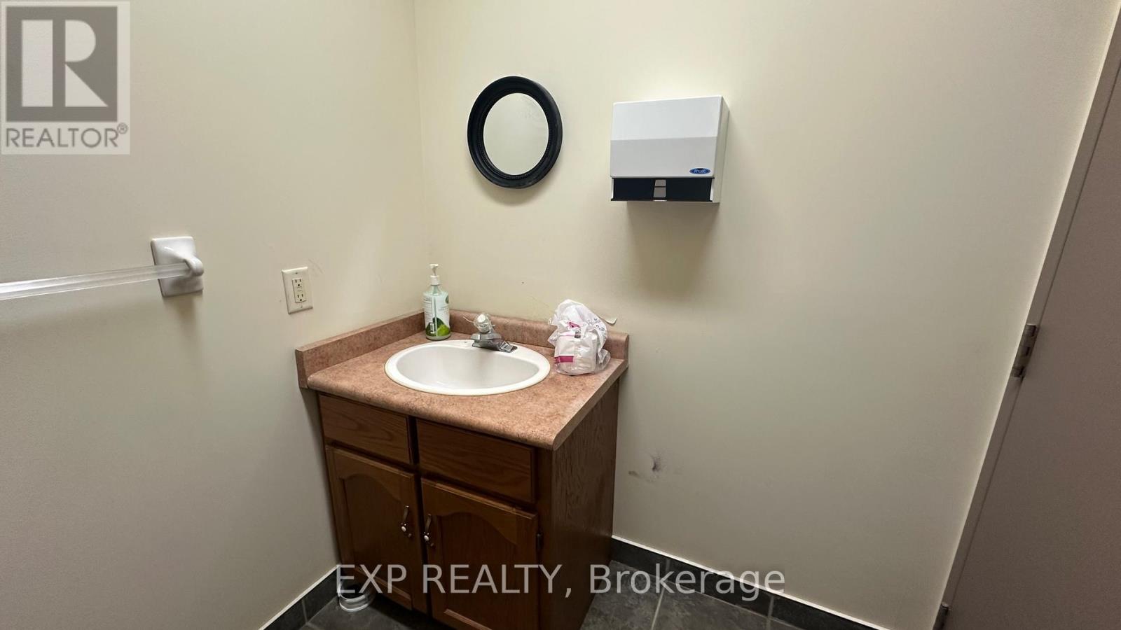 Commercial Lease in Guelph (Downtown) 4