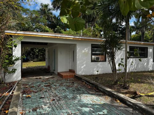 75 Nw 84th St, Miami, FL, 33150-2620 | Card Image