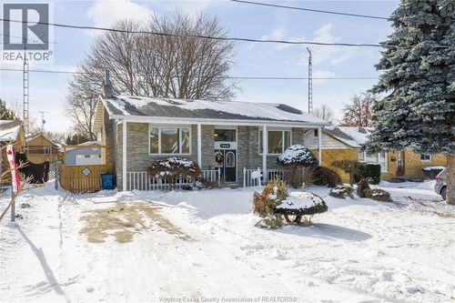 9 Mckee Rd, Wallaceburg, ON, N8A4P9 | Card Image