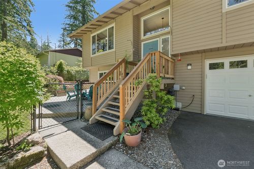 17025 431st Ave Se, North Bend, WA, 98045-9650 | Card Image