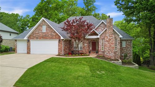 23 Stonehenge Dr, Bentonville, AR, 72712-4092 | Card Image