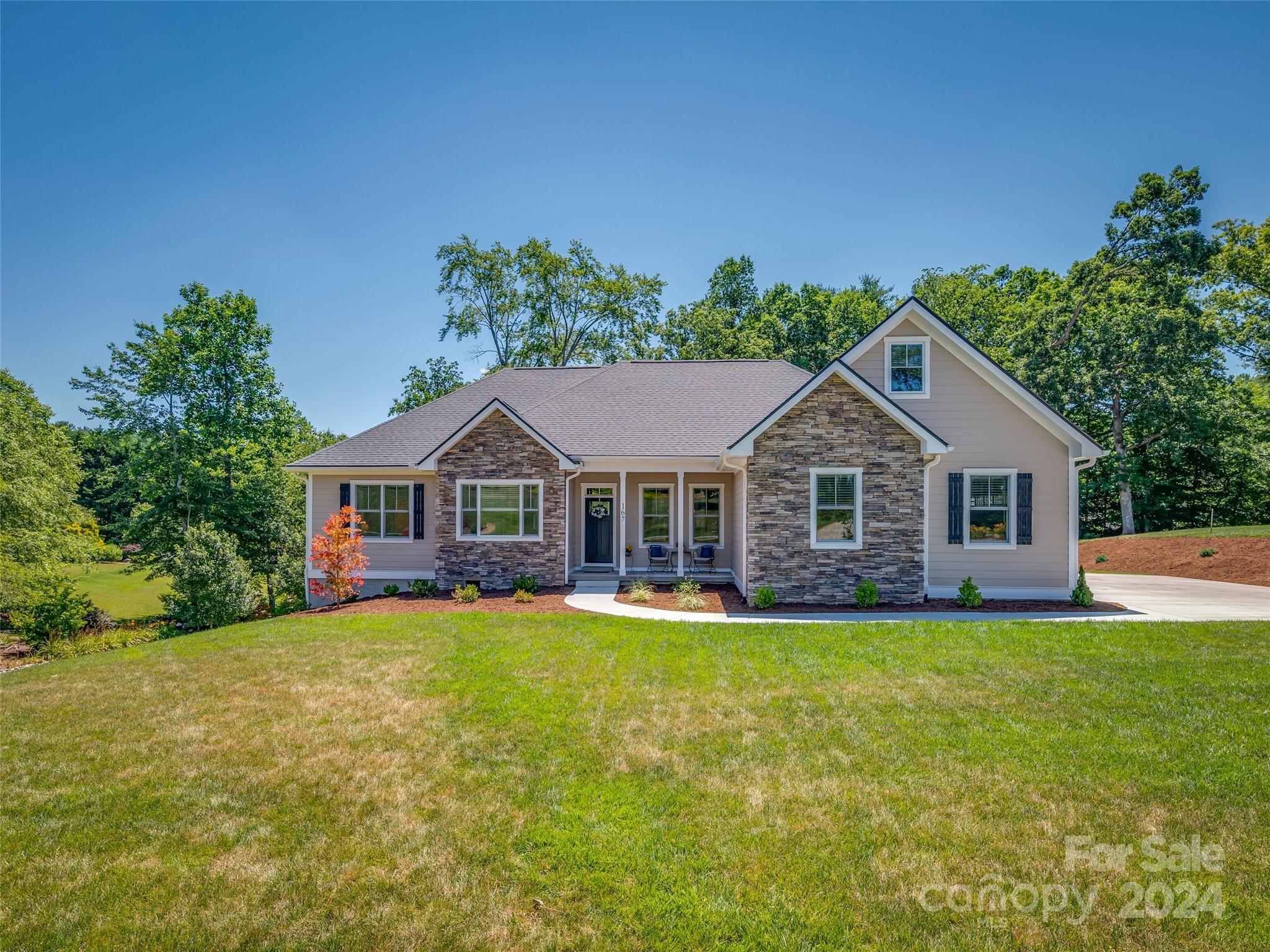 Ridgeview Hill Dr, Hendersonville, NC 28791