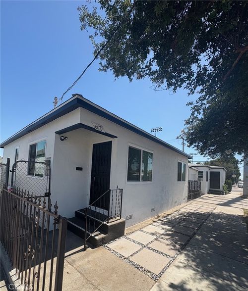 6070 Fishburn Ave., Huntington Park, CA, 90255 | Card Image