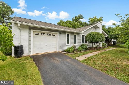 246 Avondale Dr, STERLING, VA, 20164-1205 | Card Image