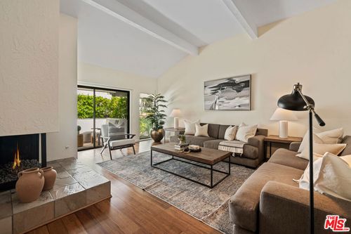 1553 Michael Ln, Pacific Palisades, CA, 90272-2024 | Card Image