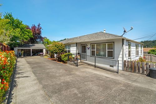 180 Birch St, Rio Dell, CA, 95562-1606 | Card Image