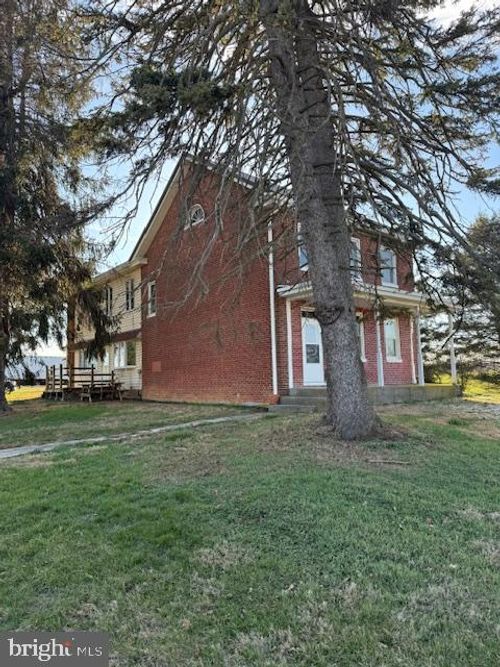 1718 Clay Hill Road, GREENCASTLE, PA, 17225 | Card Image